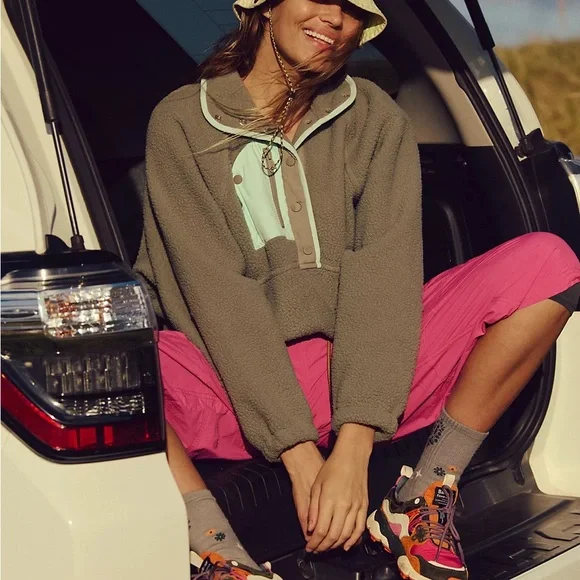 NWT Free people movement Hit The Slopes Pullover Fleece Pullover with Pocket - Picture 4 of 7